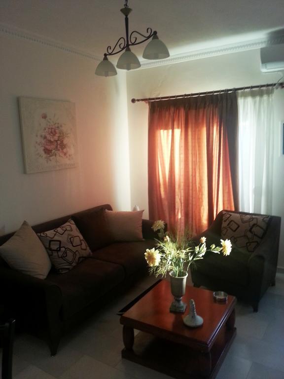 Irini Apartments Anaxos Rum bild