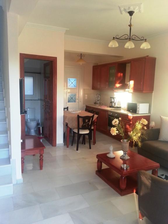 Irini Apartments Anaxos Rum bild