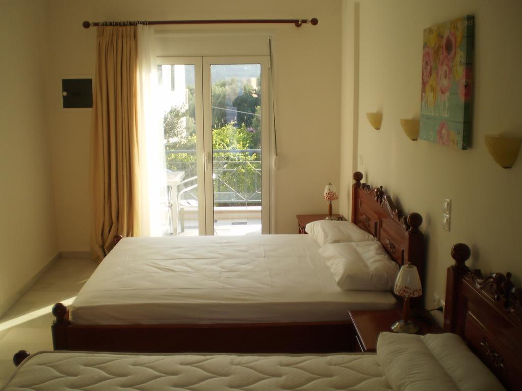 Irini Apartments Anaxos Rum bild